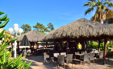 Paillote au camping 5 étoiles le Vieux Port dans les Landes 