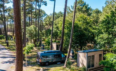 Emplacement Vip au camping 5 étoiles le Vieux Port dans les Landes 