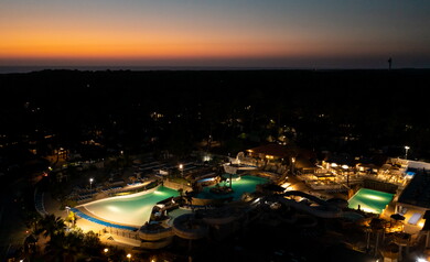 Coucher du soleil au camping 5 étoiles le Vieux Port dans les Landes 