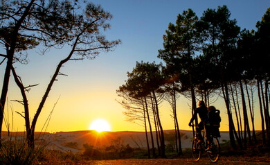 Coucher du soleil au camping 5 étoiles le Vieux Port dans les Landes 