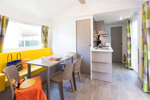 Intérieur Mobil-home Cosy 4/6 personnes dans les Landes au camping Le Vieux Port Location pas cher pour un week-end ou court séjour