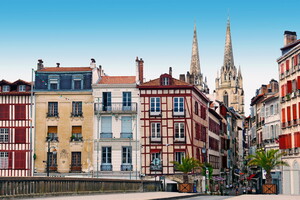 Centre-ville de Bayonne avec la cathédrale