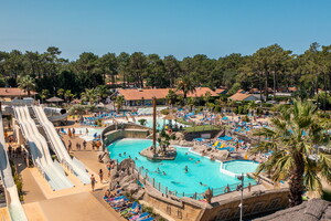 Parc aquatique du camping 5 étoiles le Vieux Port dans les Landes 