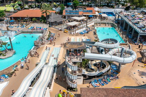 Parc aquatique du camping 5 étoiles le Vieux Port dans les Landes 