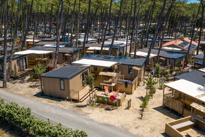 Mobil-homes du Quartier Premium du camping 5 étoiles Le Vieux Port dans les Landes à Messanges 