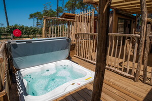 Locations avec jacuzzi privatif au camping Le Vieux Port dans les Landes