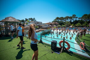 Danse au camping 5 étoiles le vieux Port dans les Landes 