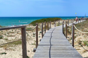 vielle-saint-girons-landes-nouvelle-aquitaine-france-plage-ponton-bois-ocean-atlantique-turquoise-soleil-outdoor-resasol-vacances-loisirs-evenements