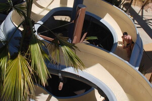 Camping avec toboggans aquatiques dans les Landes Le toboggan Fun une expérience inoubliable en famille des virages palpitants qui vous feront tourner la tête sans être trop impressionnant c'est l'option parfaite