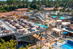 Camping rooftop solarium avec chaises longues et parasol (6) Rooftop Camping  Chaises longues et parasol pour des moments de sérénité