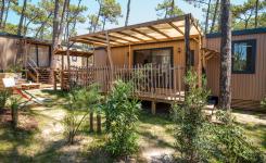 Vue ensemble Lodge Premium 6 personnes dans les Landes au camping Le Vieux Port