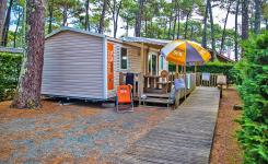 Vue ensemble Mobil-home Resasol PMR 4/6 personnes dans les Landes au camping Le Vieux Port