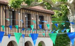 Maison typique landaise dans le bourg de Moliets dans les Landes