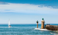 L'Estacade le long de la station portuaire de Capbreton dans les Landes