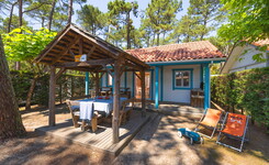 Chalet bois 8 personnes dans les Landes au camping 5 étoiles le Vieux Port à Messanges