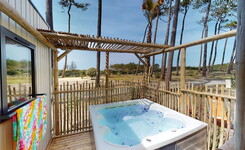 Locations avec jacuzzi privatif au camping Le Vieux Port dans les Landes