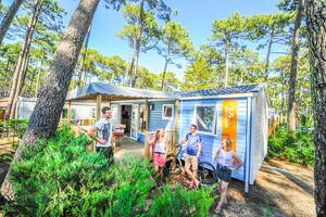 Extérieur et emplacement Mobil-home Resasol 6/8 personnes dans les Landes au camping Le Vieux Port