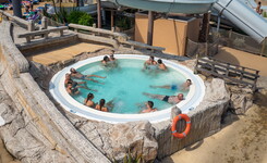 parc aquatique le vieux port mai camping landes premium 5 etoiles eau piscine chauffee spa bulles